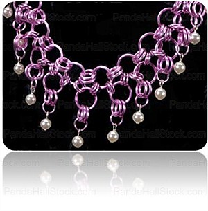 Pink collar pearl necklace